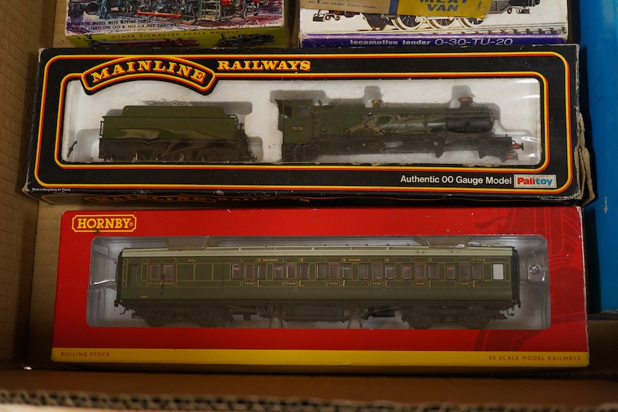 A quantity of 00 gauge model railway by Tri-ang, Mainline, Dapol, Bachmann, GMR, Hornby Dublo, etc. including; a Tri-ang American outline Davy Crockett train set (RS.37), nine steam and diesel locomotives, together with
